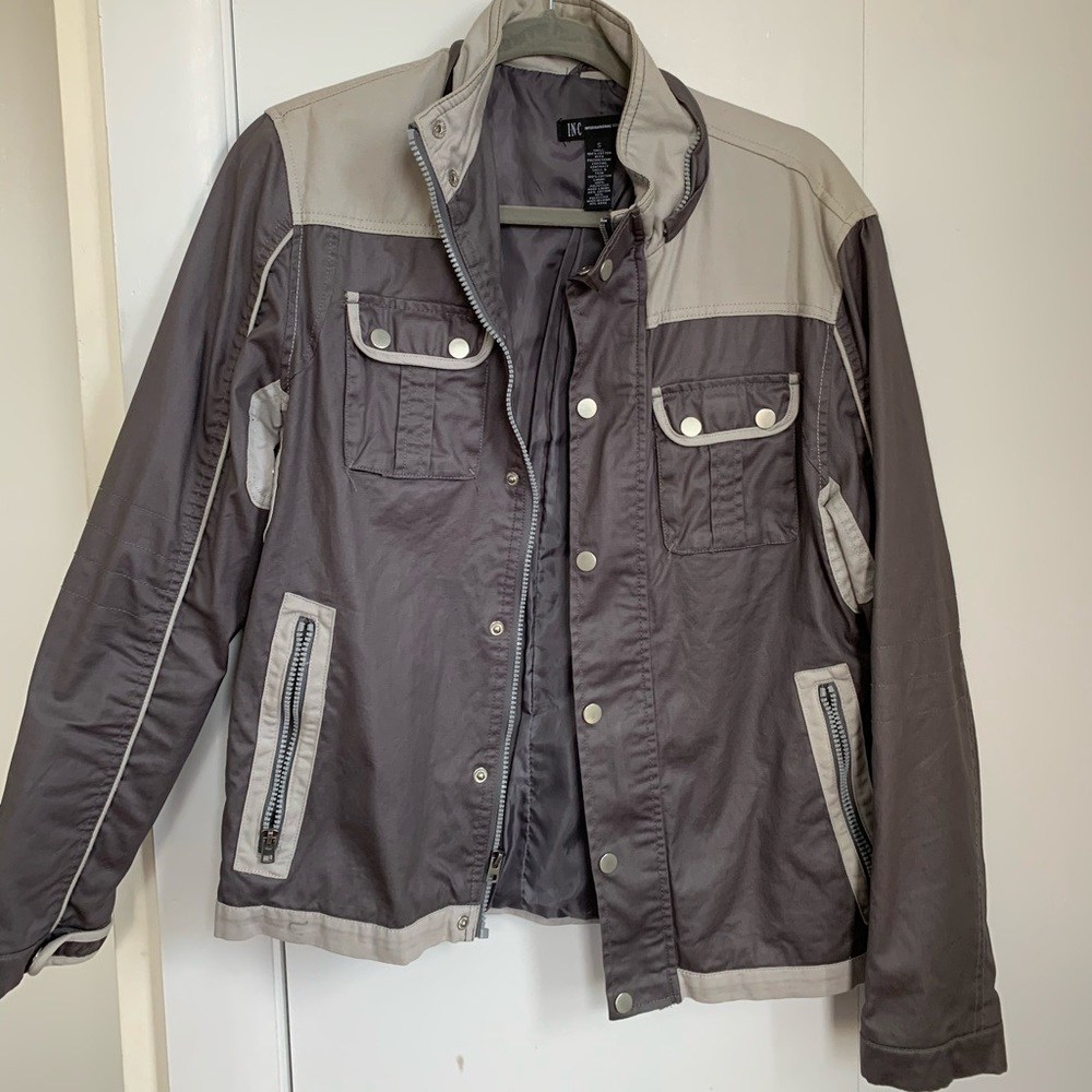 Lightweight raincoat